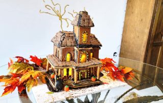 rpm_005 New England Innkeeper’s Phantom Manor Gingerbread House