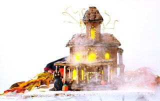 rpm_009 New England Innkeeper’s Phantom Manor Gingerbread House