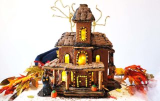 rpm_010 New England Innkeeper’s Phantom Manor Gingerbread House