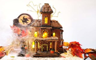 rpm_015 New England Innkeeper’s Phantom Manor Gingerbread House