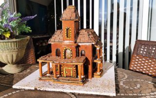 rpm_018 New England Innkeeper’s Phantom Manor Gingerbread House