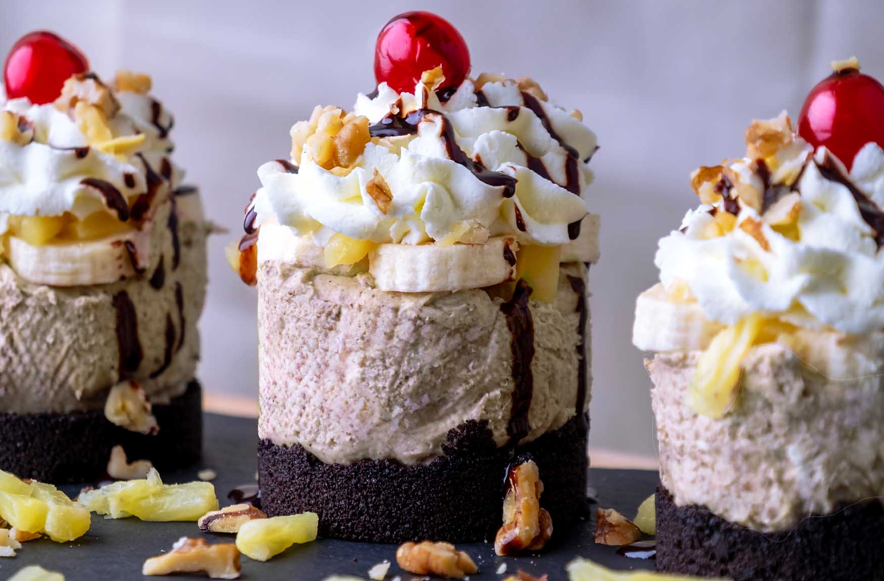 RECIPE: Boozy Baileys Banana Split No-Bake Mini Cheesecake