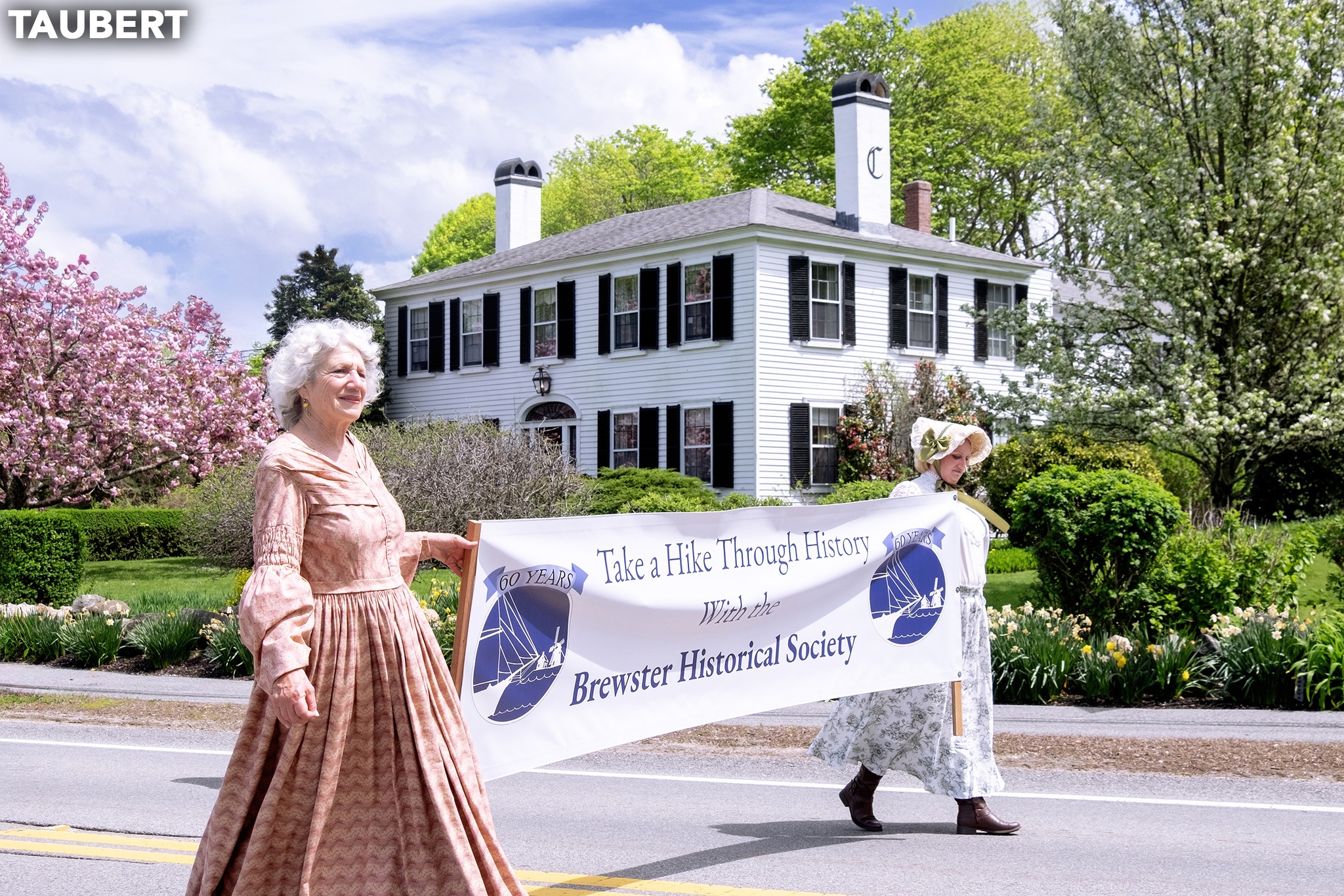 candleberry_inn_brewster_in_bloom_002 Candleberry Inn on Cape Cod - Eric and Charlene Taubert